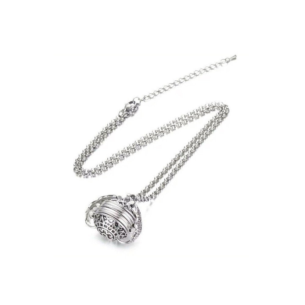 Elegante collar con medallón fotográfico